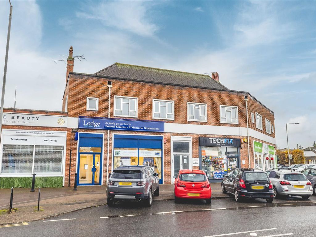 2 bed flat for sale in Dedworth Road, Windsor SL4, £275,000 Zoopla