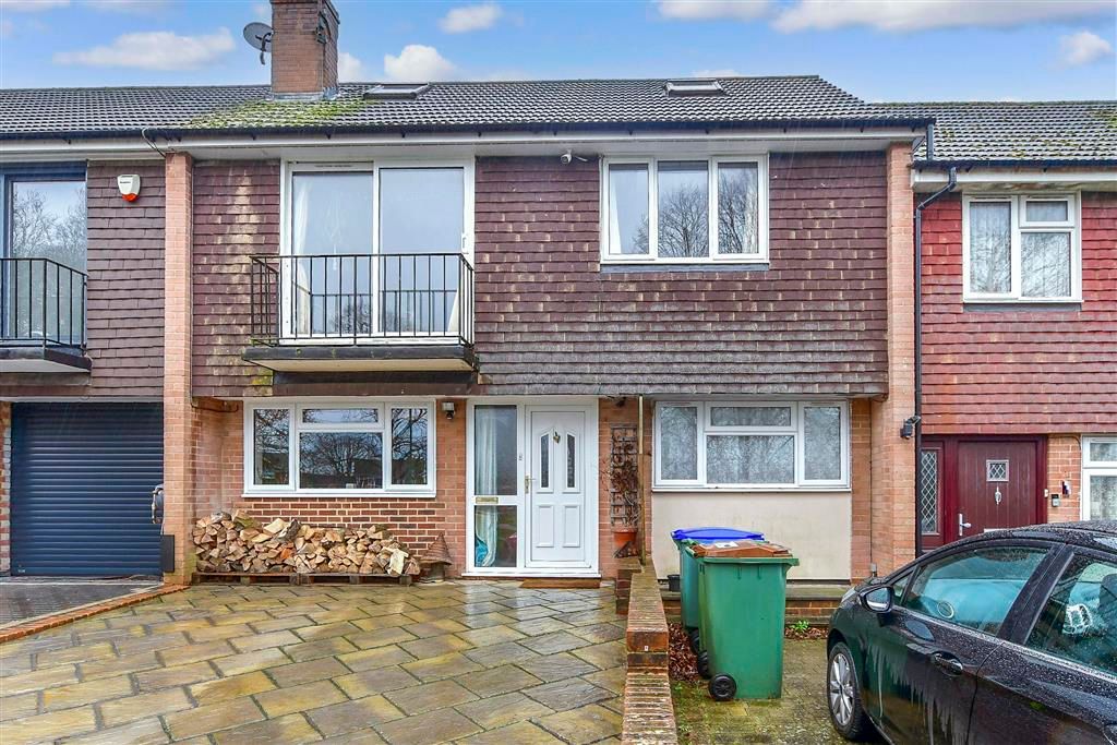 2 bed terraced house for sale in Lambs Crescent, Horsham, West Sussex