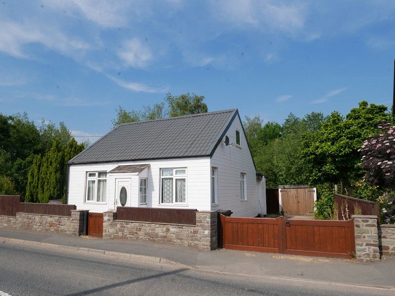 2 bed cottage for sale in Bronllys Road, Talgarth, Brecon, Powys. LD3