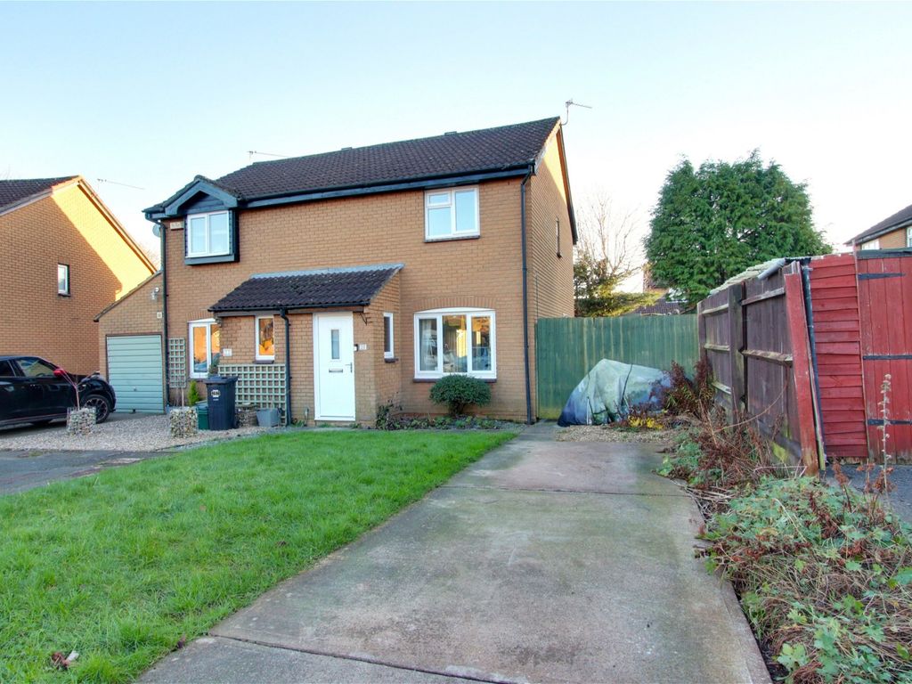3 bed semidetached house for sale in Auburn Avenue, Longwell Green