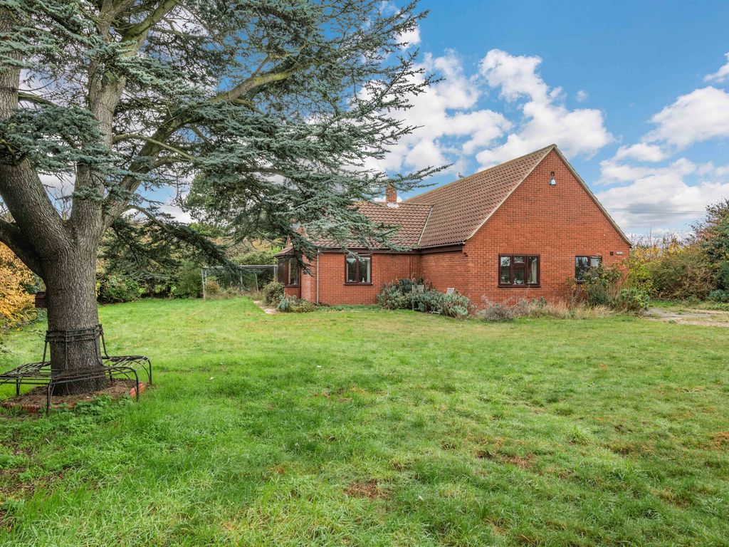 4 bed detached house for sale in Stow Hill, Paston, North Walsham NR28