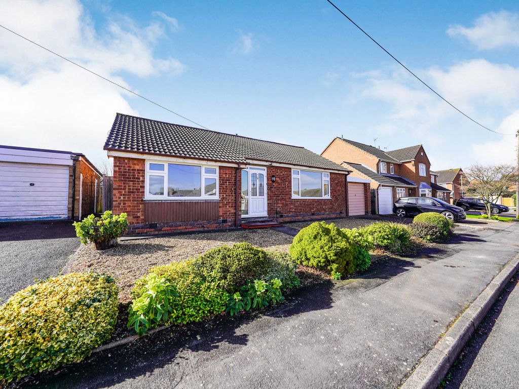 2 bed detached bungalow for sale in Meadowcourt Road, Groby, Leicester