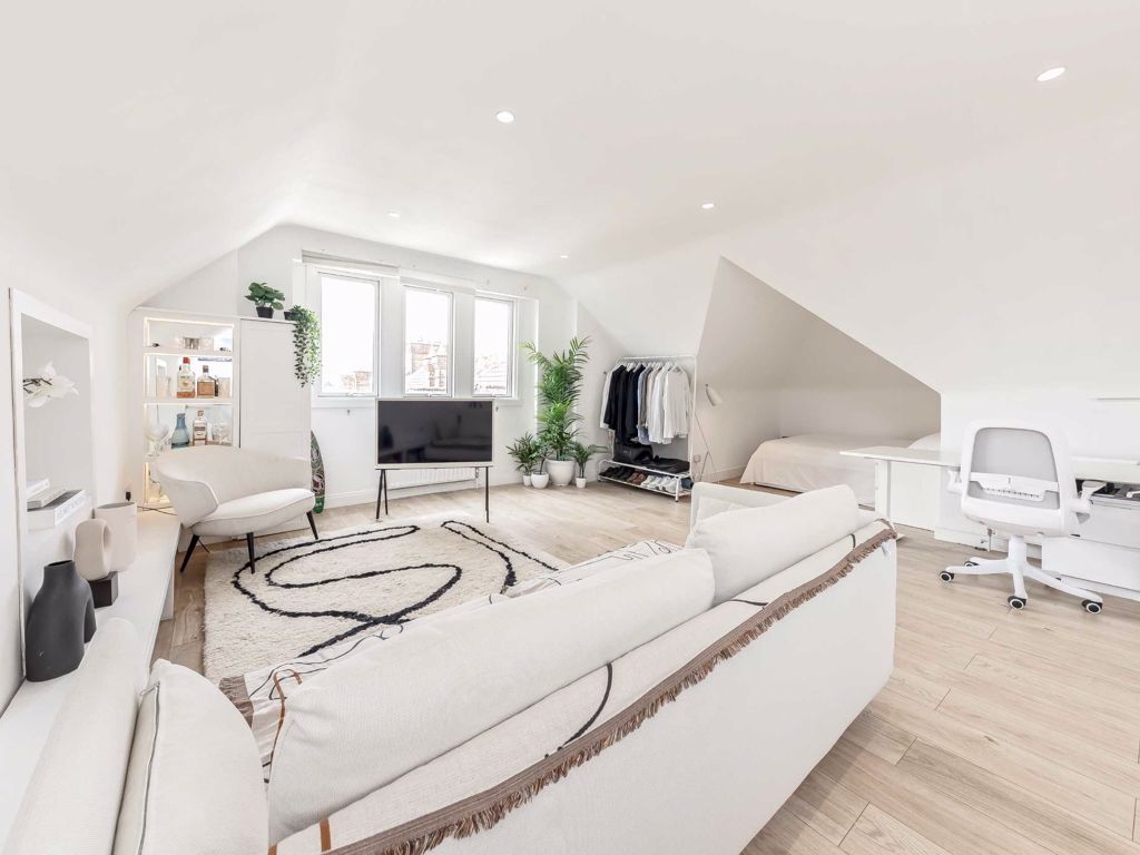 Studio for sale in Telford Avenue, London SW2 Zoopla