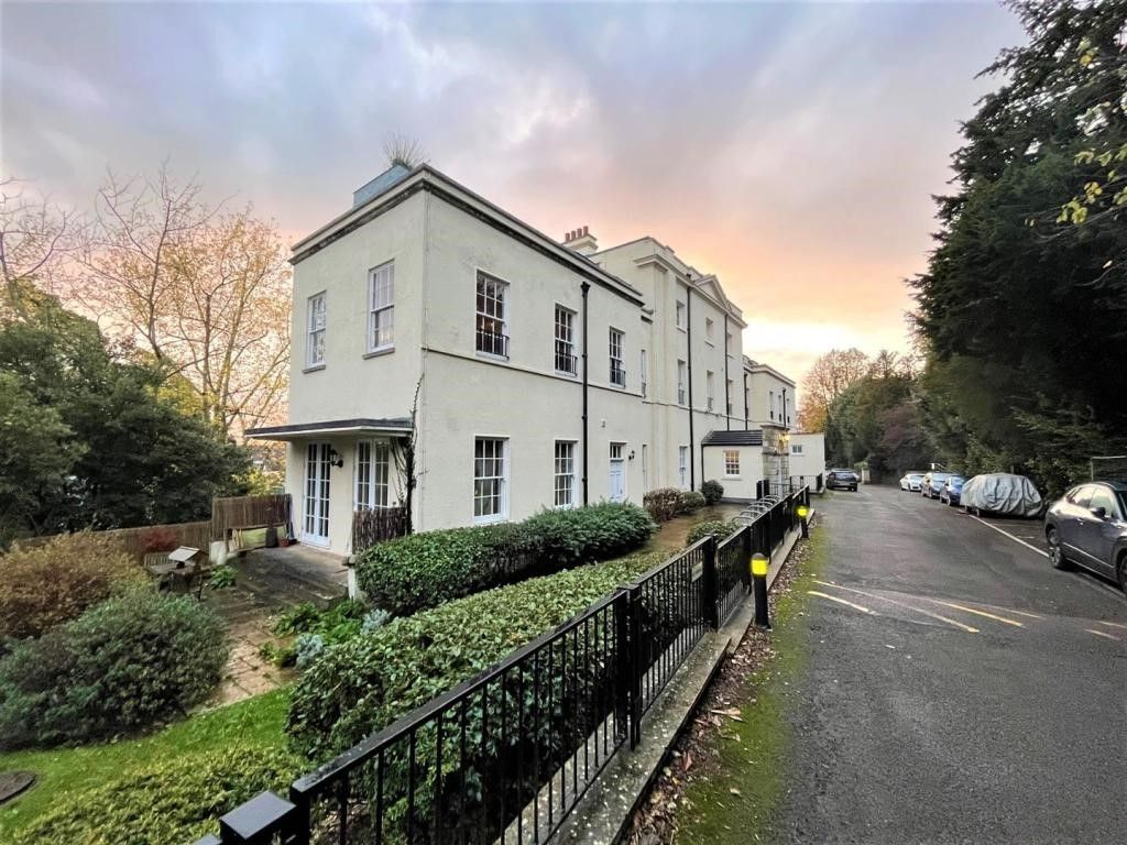 2 bed flat to rent in Cornwallis Grove, Clifton, Bristol BS8 Zoopla