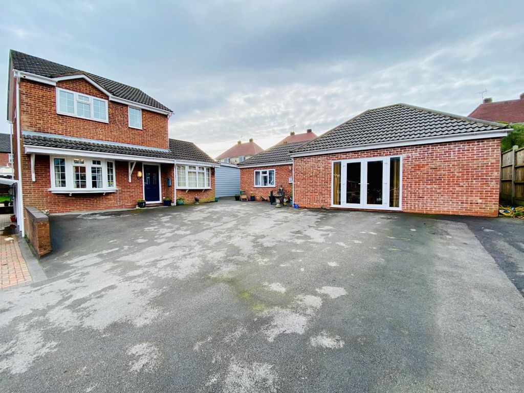 4 bed detached house for sale in Pillar Butts, Wirksworth, Matlock DE4