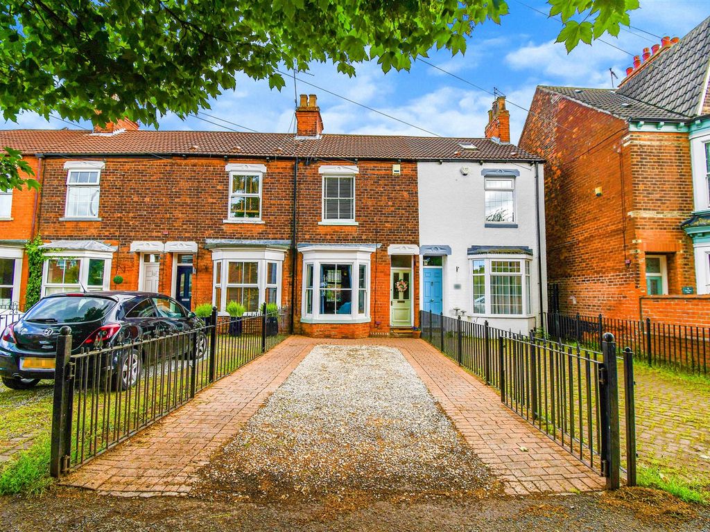 2 bed terraced house for sale in Lime Tree Avenue, SuttonOnHull, Hull