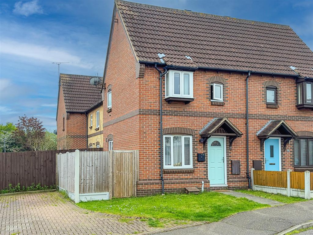 1 bed semidetached house for sale in Langham Drive, Rayleigh SS6, £