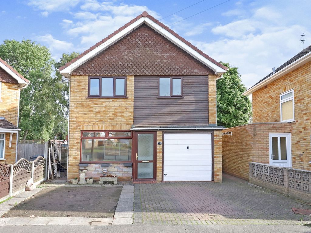 3 bed detached house for sale in Robin Grove, Wednesfield, Wolverhampton WV11 Zoopla