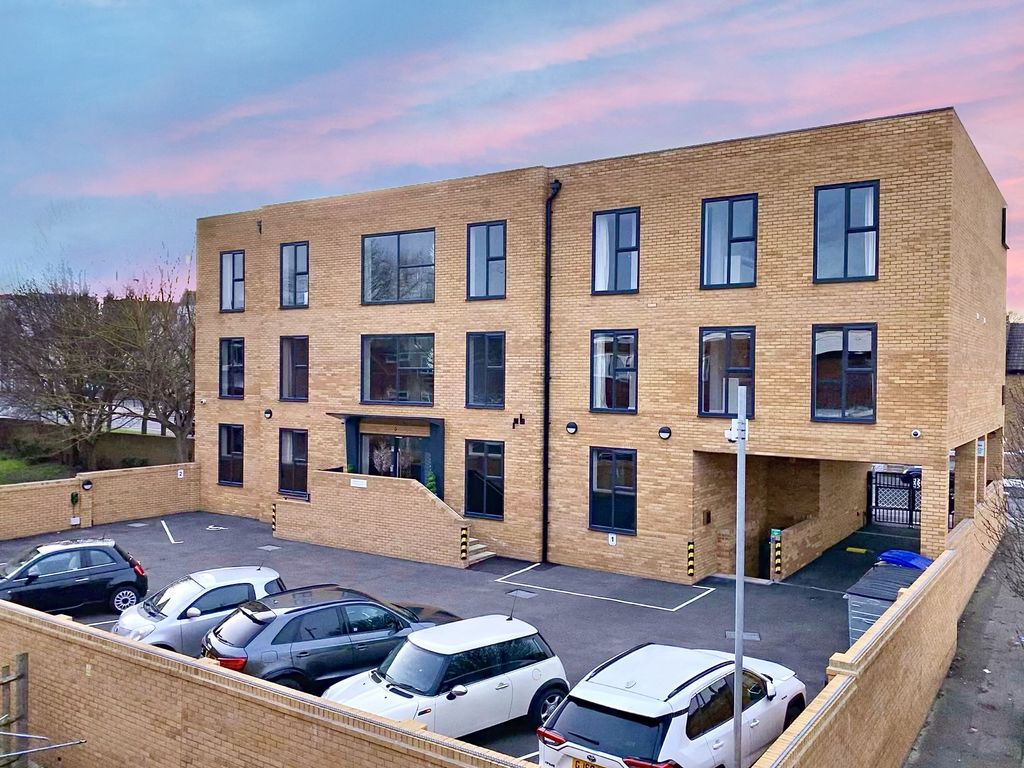 1 bed flat to rent in The Address Apartments, Gillingham, Kent ME7 Zoopla