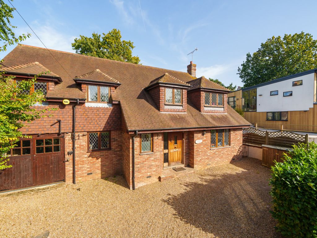 5 bed detached house for sale in Farm Lane, Send, Woking GU23, £
