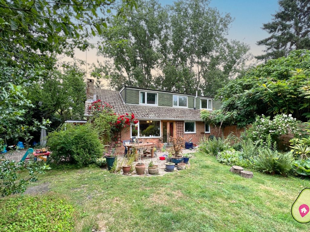 5 bed detached house for sale in Waterloo Road, Wokingham, Berkshire