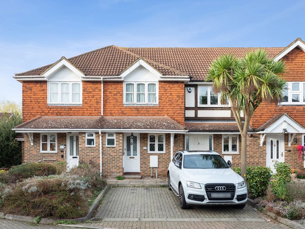 2 bed terraced house to rent in Kingfisher Close, Harrow Weald HA3, £