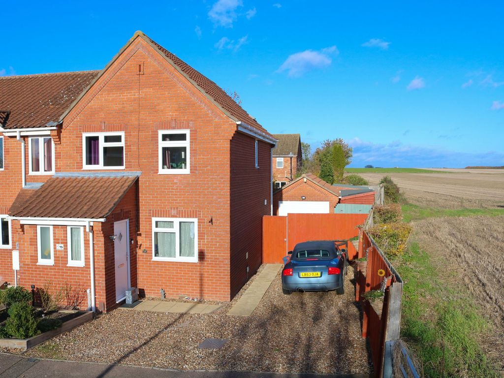 3 bed end terrace house for sale in Chestnut Rise, Burwell CB25, £