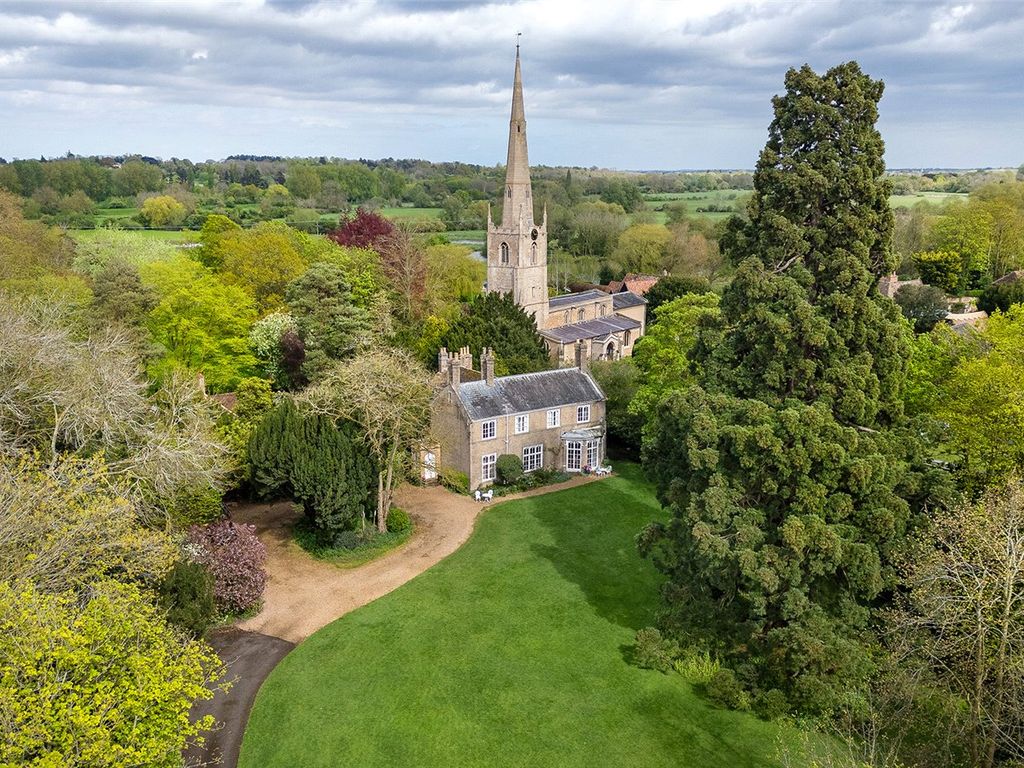 5 bed detached house for sale in Common Lane, Hemingford Abbots