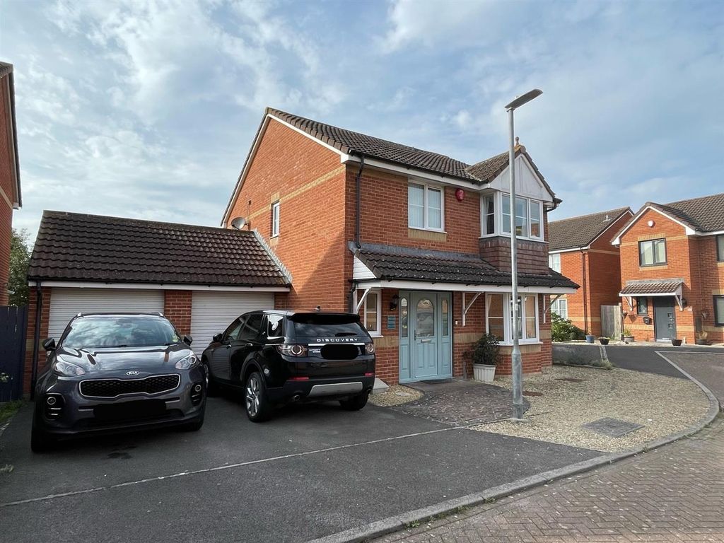 4 bed detached house for sale in Wilde Close, BurnhamOnSea TA8, £