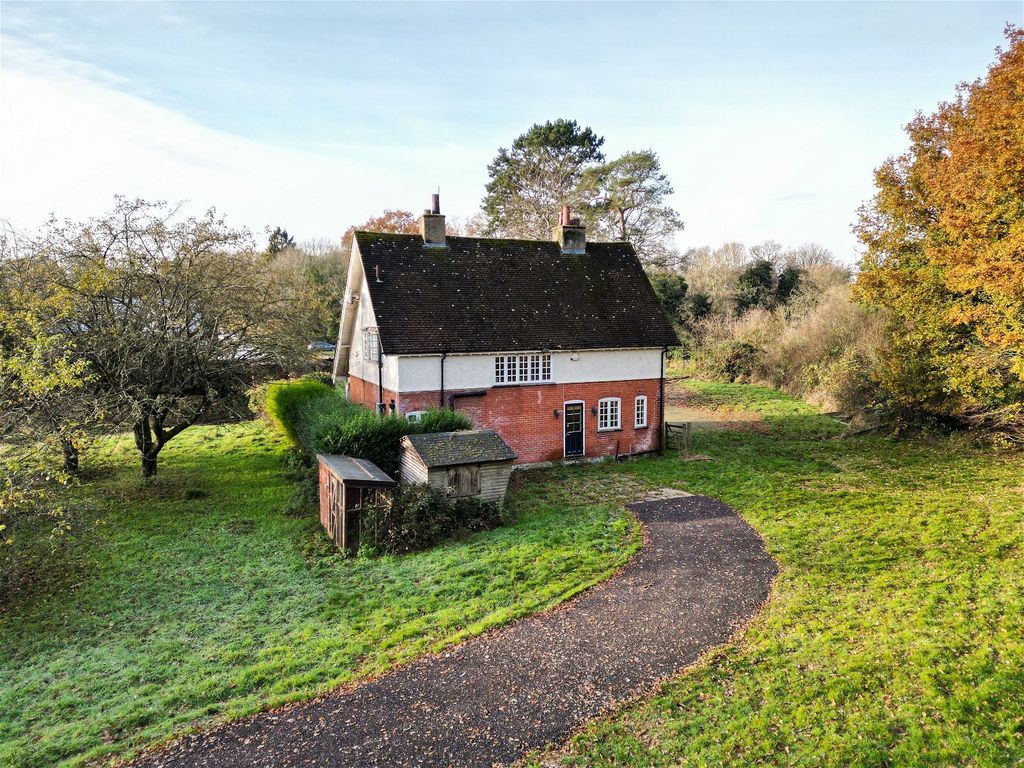 4 bed cottage for sale in Champneys, Wigginton, Tring HP23, £1,100,000 Zoopla