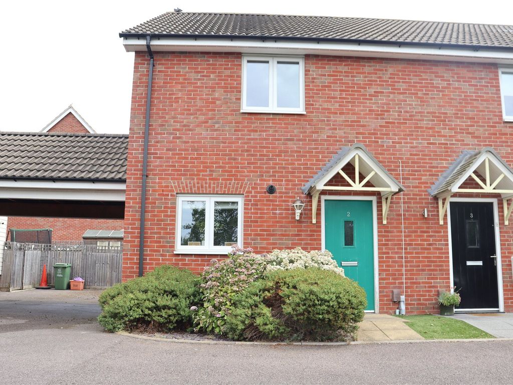 2 bed semidetached house for sale in Elmbrook Close, Basildon, Essex SS14 Zoopla