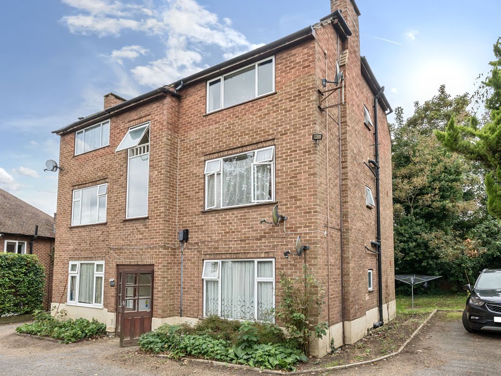 1 bed flat for sale in Sandford Court, Aldershot GU11, £140,000 Zoopla