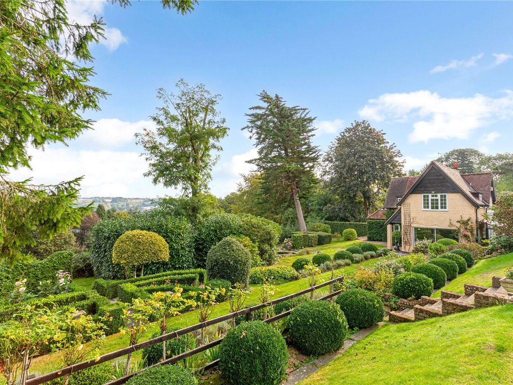 4 bed detached house for sale in Broomfield Hill, Great Missenden