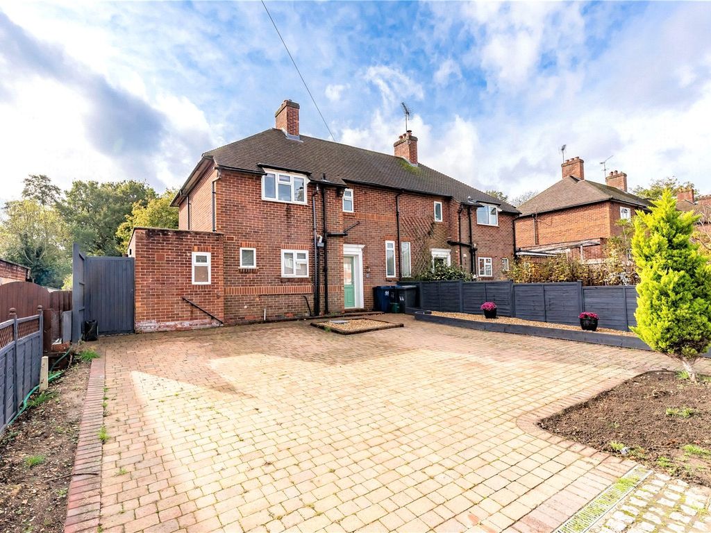 3 bed semidetached house for sale in Knights Road, Farnham, Surrey GU9