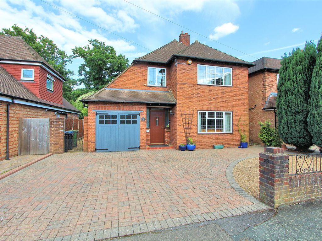 3 bed detached house for sale in Lovelace Drive, Pyrford, Woking GU22