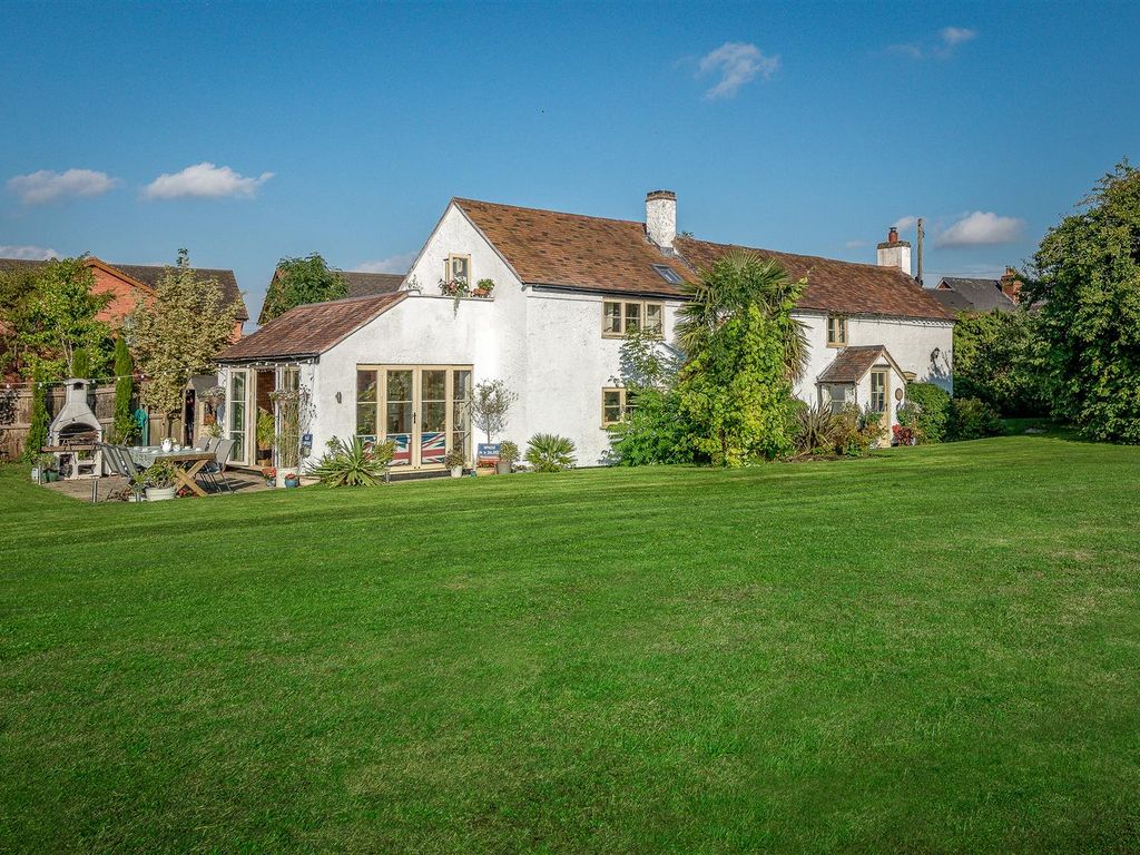 4 bed detached house for sale in Wadborough Road, Littleworth