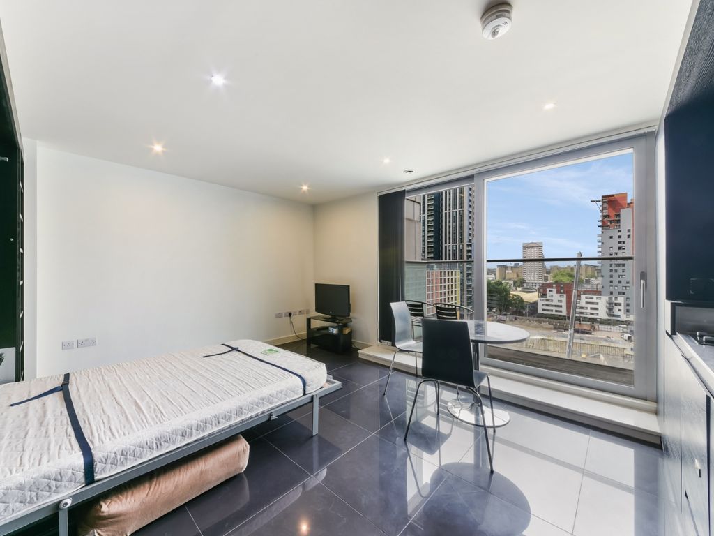 Studio to rent in Pan Peninsula Square, West Tower, Canary Wharf E14