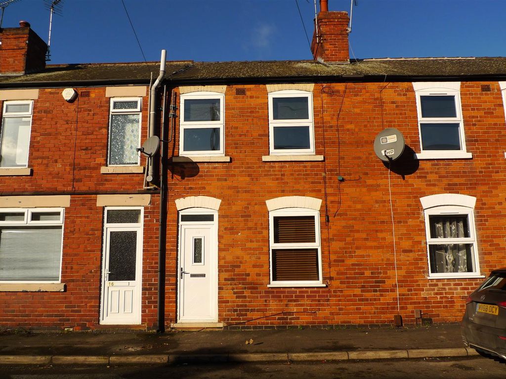 2 bed terraced house to rent in Smith Street, Mansfield NG18, £600 pcm