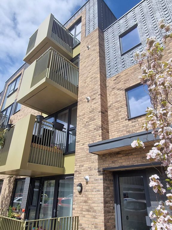 2 bed flat for sale in Tolhurst House, Carnarvon Road, SouthendOnSea