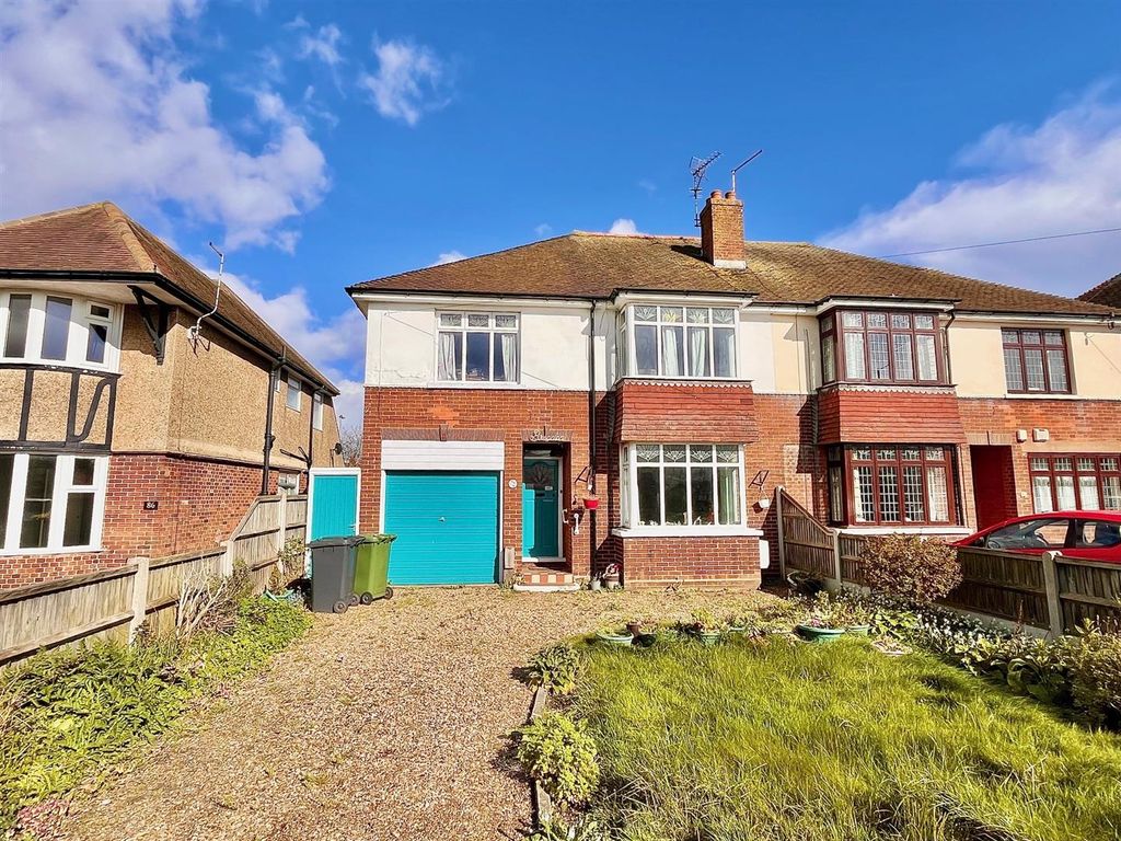 4 bed semidetached house for sale in Caister Road, Great Yarmouth NR30