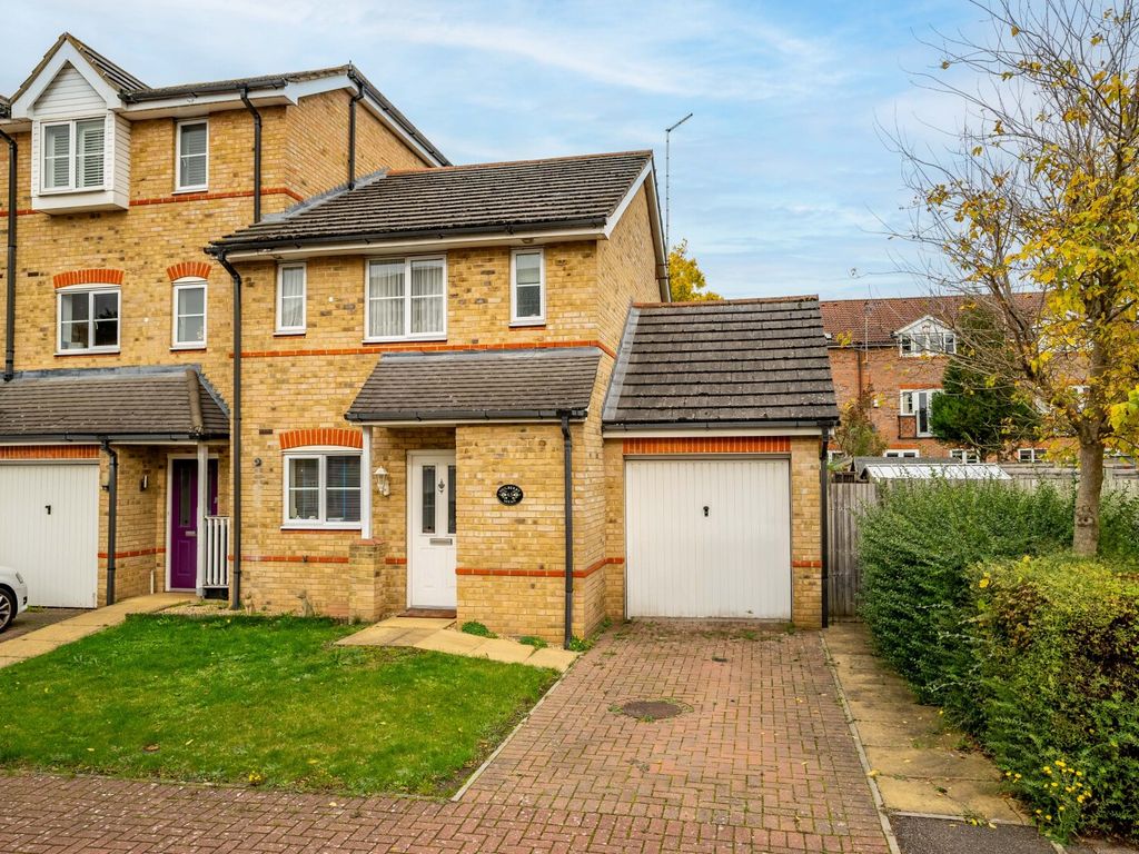 3 bed terraced house for sale in Mulberry Mead, Hatfield, Hertfordshire
