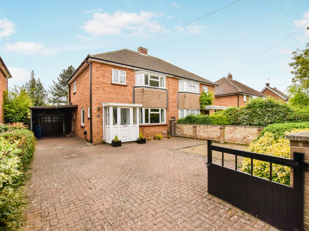 3 bed semidetached house for sale in Claytons Way, Huntingdon PE29, £