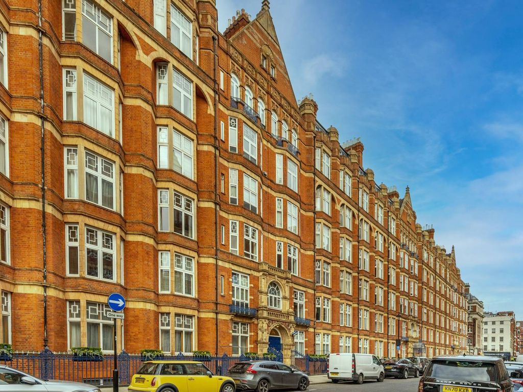 Bickenhall Mansions, Marylebone, London W1U