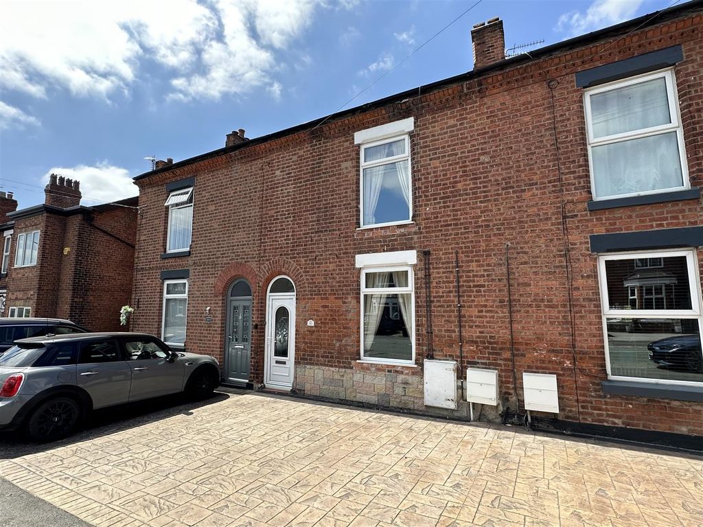 3 bed terraced house for sale in London Road, Davenham, Northwich CW9