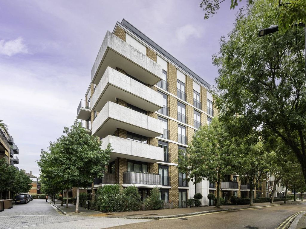 2 bed flat to rent in Maple Quays, Canada Water, London SE16, £2,450 pcm Zoopla