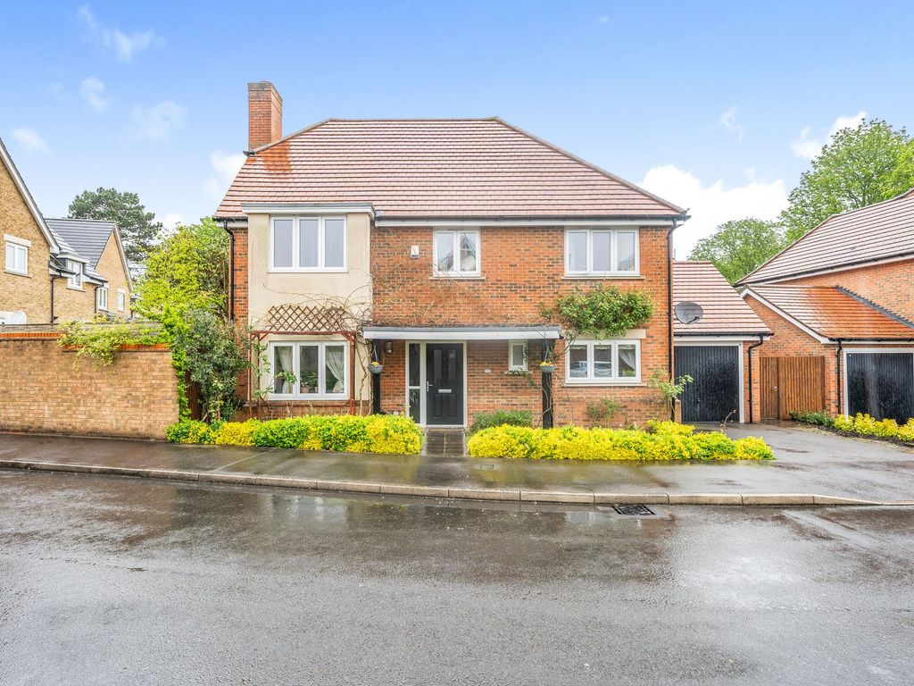 4 bed detached house for sale in Richmond Crescent, Epsom KT19, £