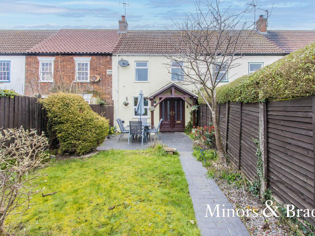 3 bed terraced house for sale in Prospect Place, WintertonOnSea