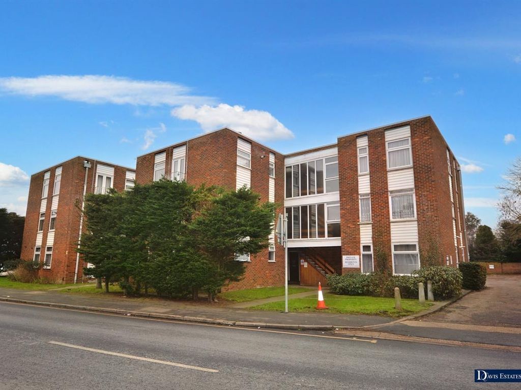 1 bed flat for sale in Squirrels Heath Lane, Ardleigh Green, Hornchurch