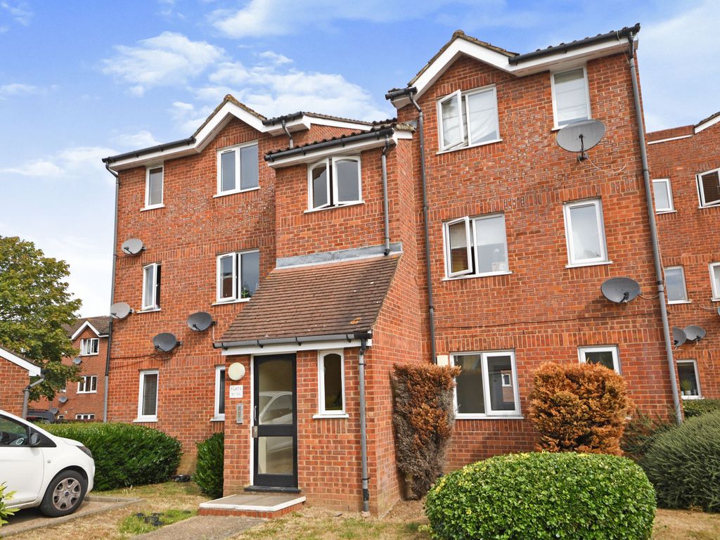 1 bed flat for sale in Howard Close, Waltham Abbey EN9 Zoopla