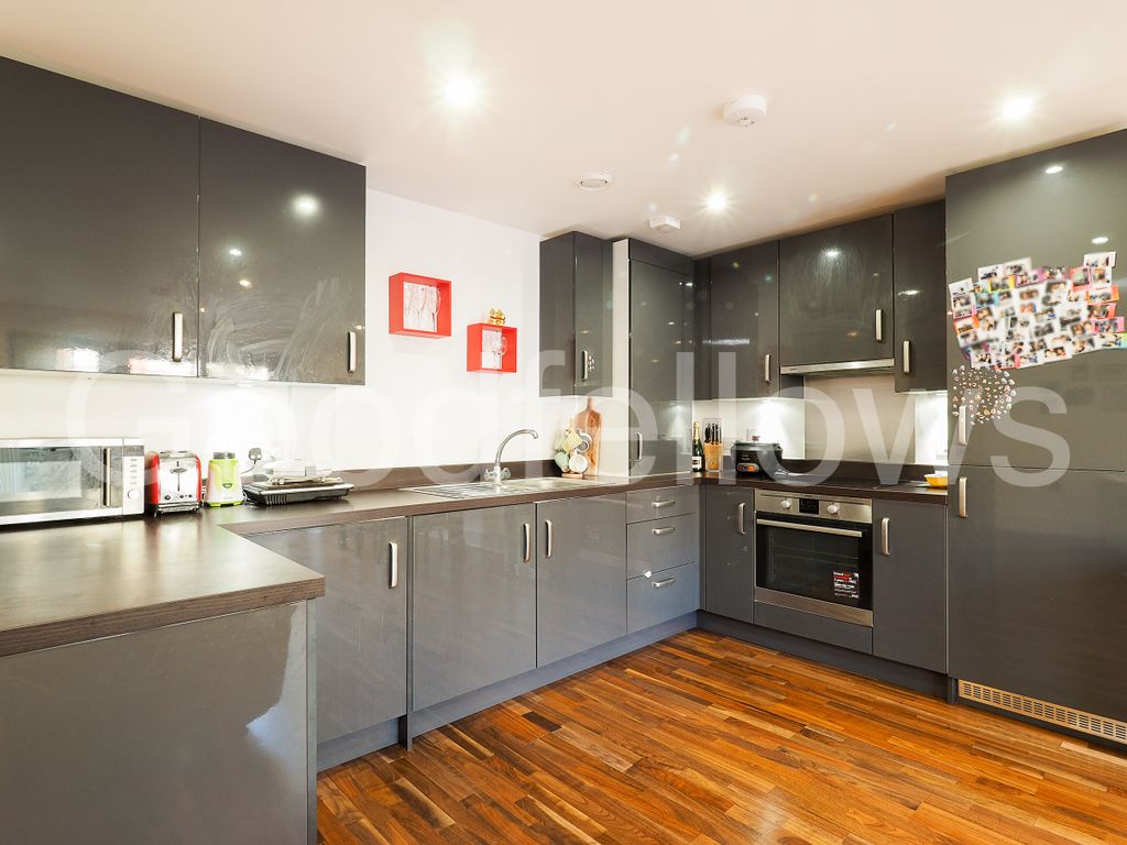 2 bed flat to rent in Central Road, Morden, Surrey SM4, £1,850 pcm Zoopla