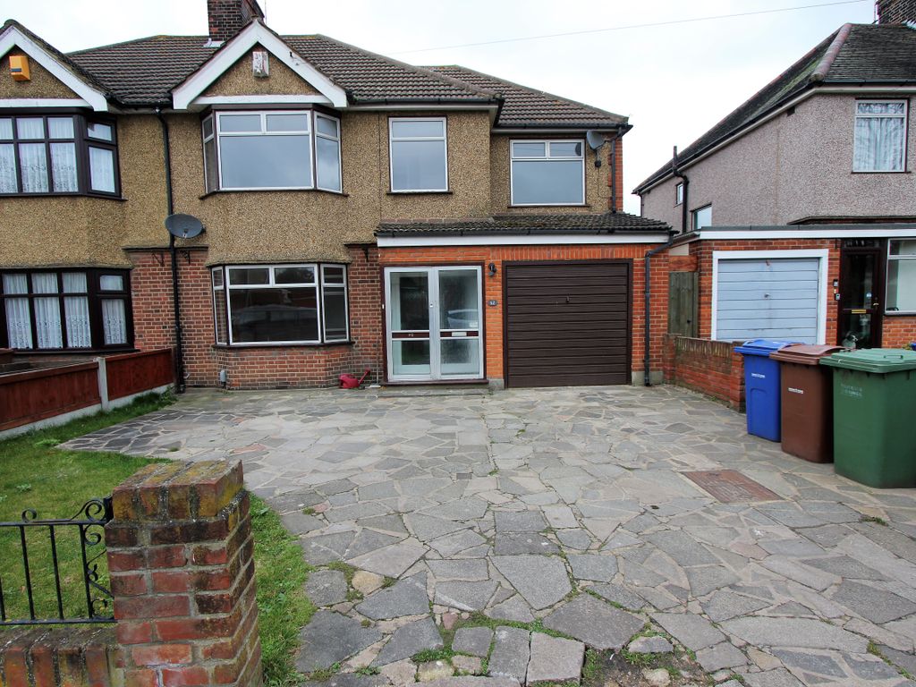 5 bed semidetached house to rent in Ward Avenue, Grays RM17, £1,800