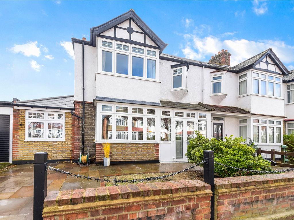 4 bed end terrace house for sale in Godalming Avenue, Wallington SM6, £