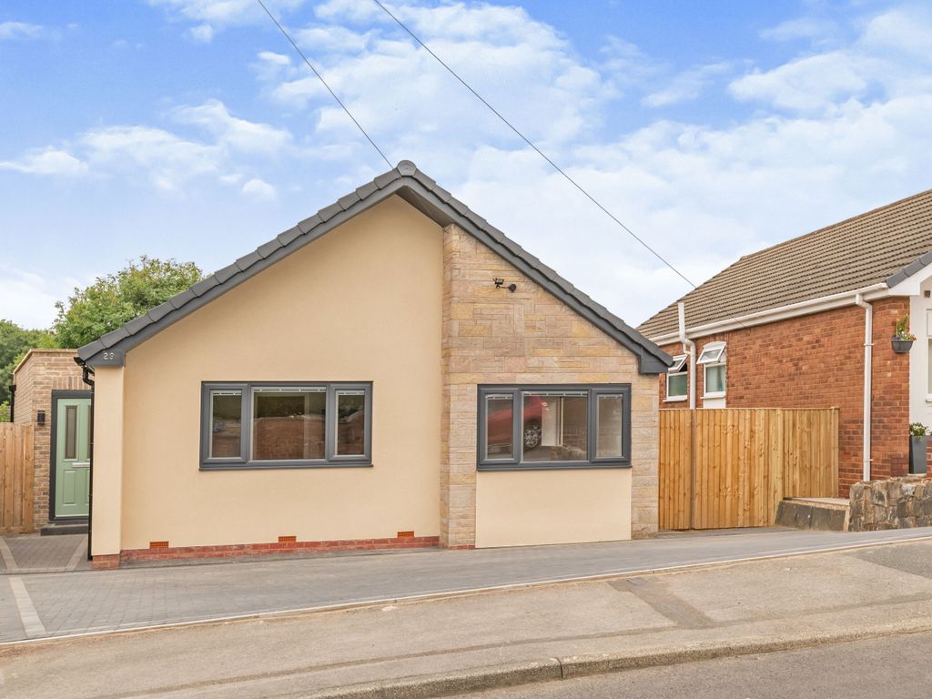 3 bed bungalow for sale in Whitehouse Crescent, Great Preston, Leeds