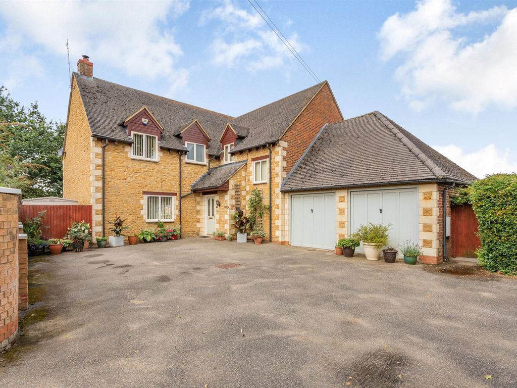5 bed detached house for sale in Bakers Lane, Daventry NN11 Zoopla