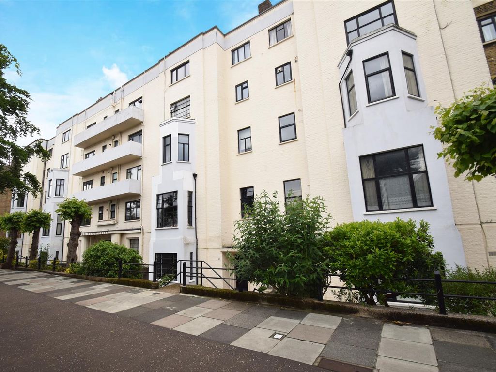 1 bed flat for sale in Arlington Court, Arlington Road, East Twickenham