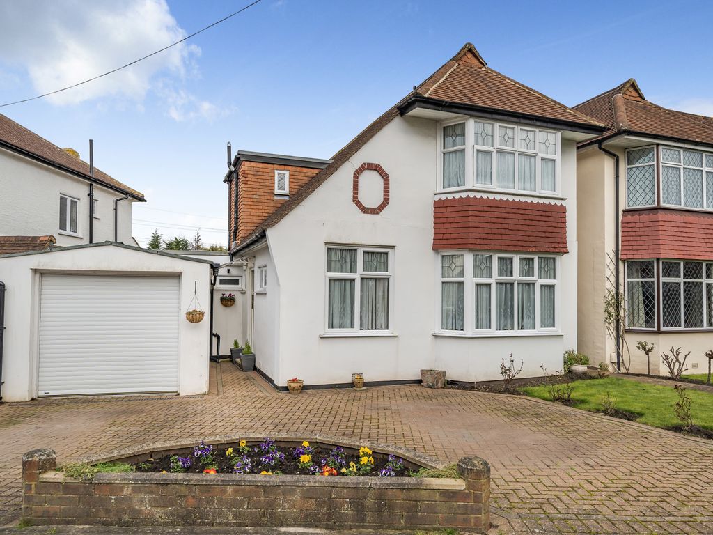 3 bed detached house for sale in Brockenhurst Avenue, Worcester Park