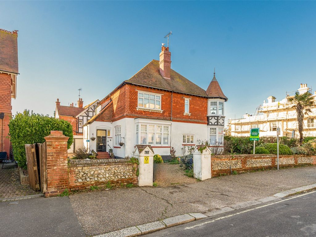 2 bed flat for sale in Heene Road, Worthing, West Sussex BN11, £220,000 Zoopla