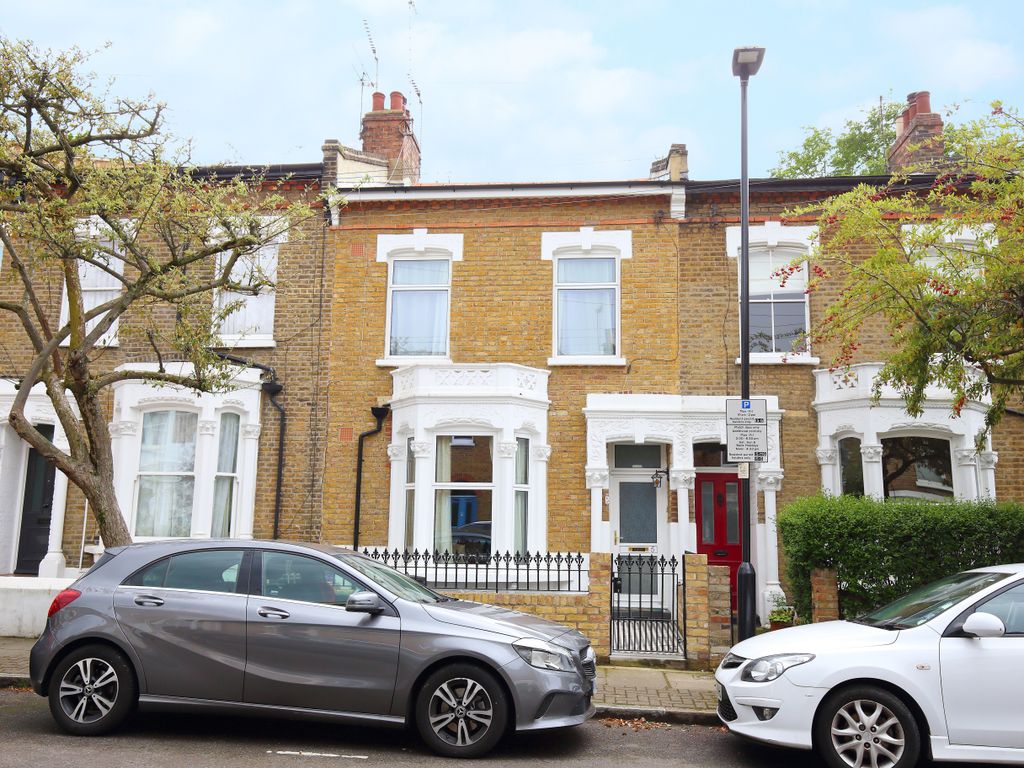4 bed terraced house to rent in Elphinstone Street, London N5, £4,000