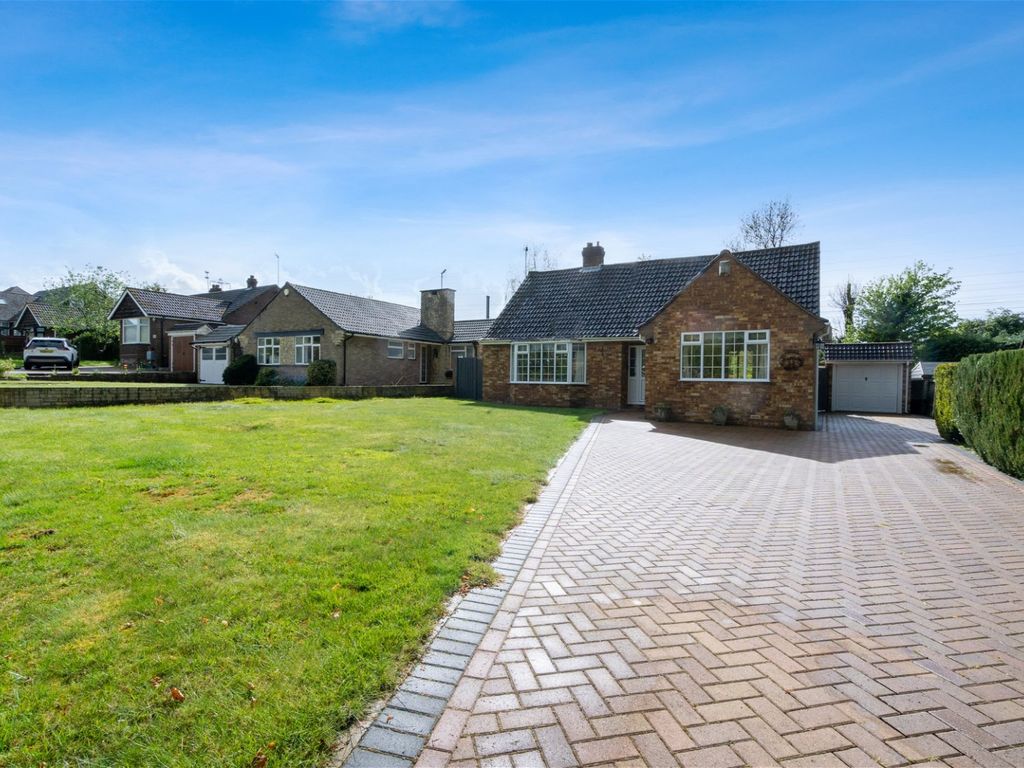 4 bed bungalow for sale in Westoning Road, Harlington, Dunstable LU5