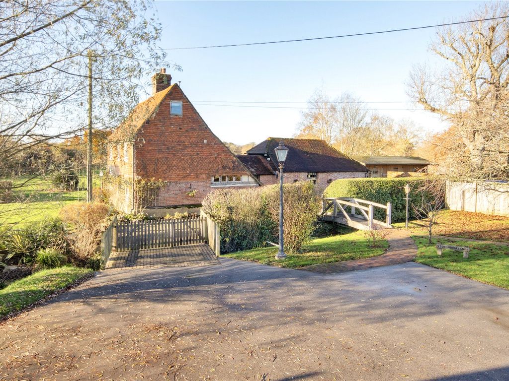 4 bed detached house for sale in Front Road, Woodchurch, Ashford, Kent